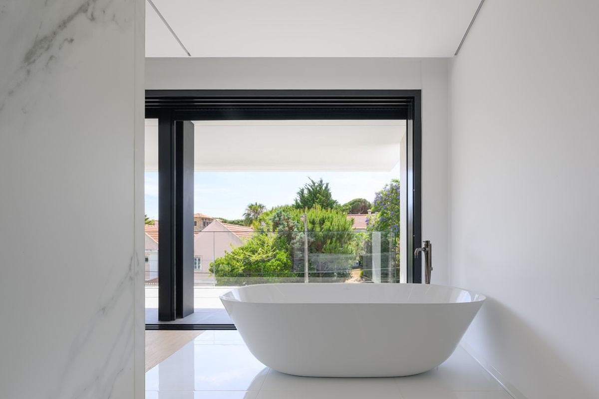 WC — banheira com vista