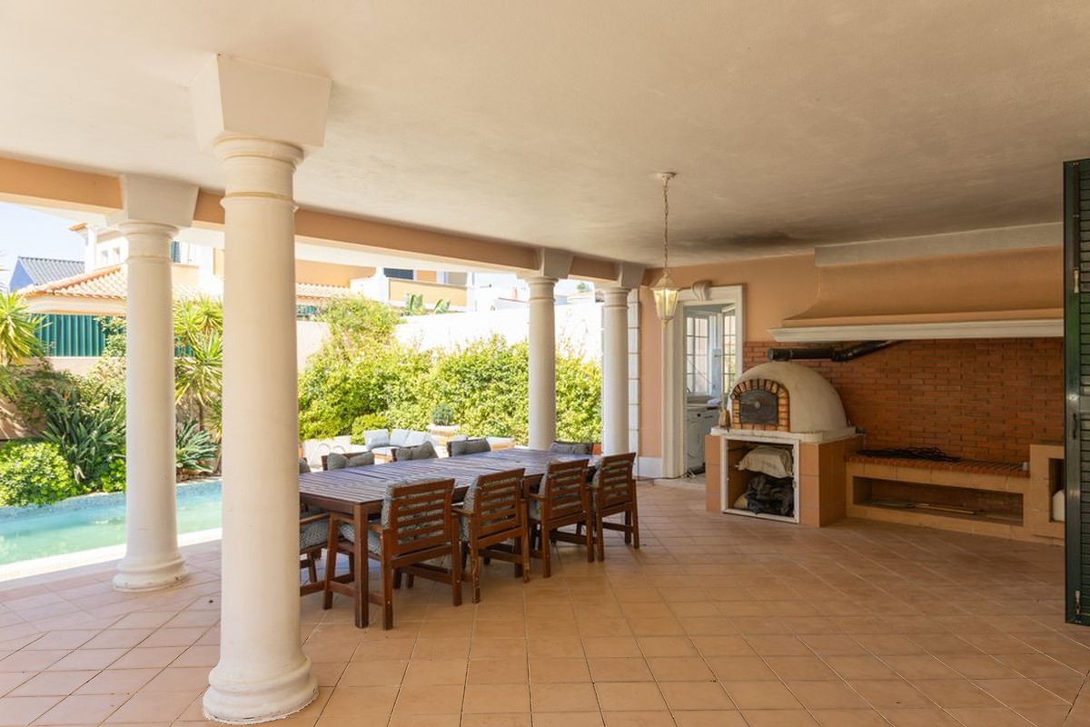 Terraço com forno a lenha